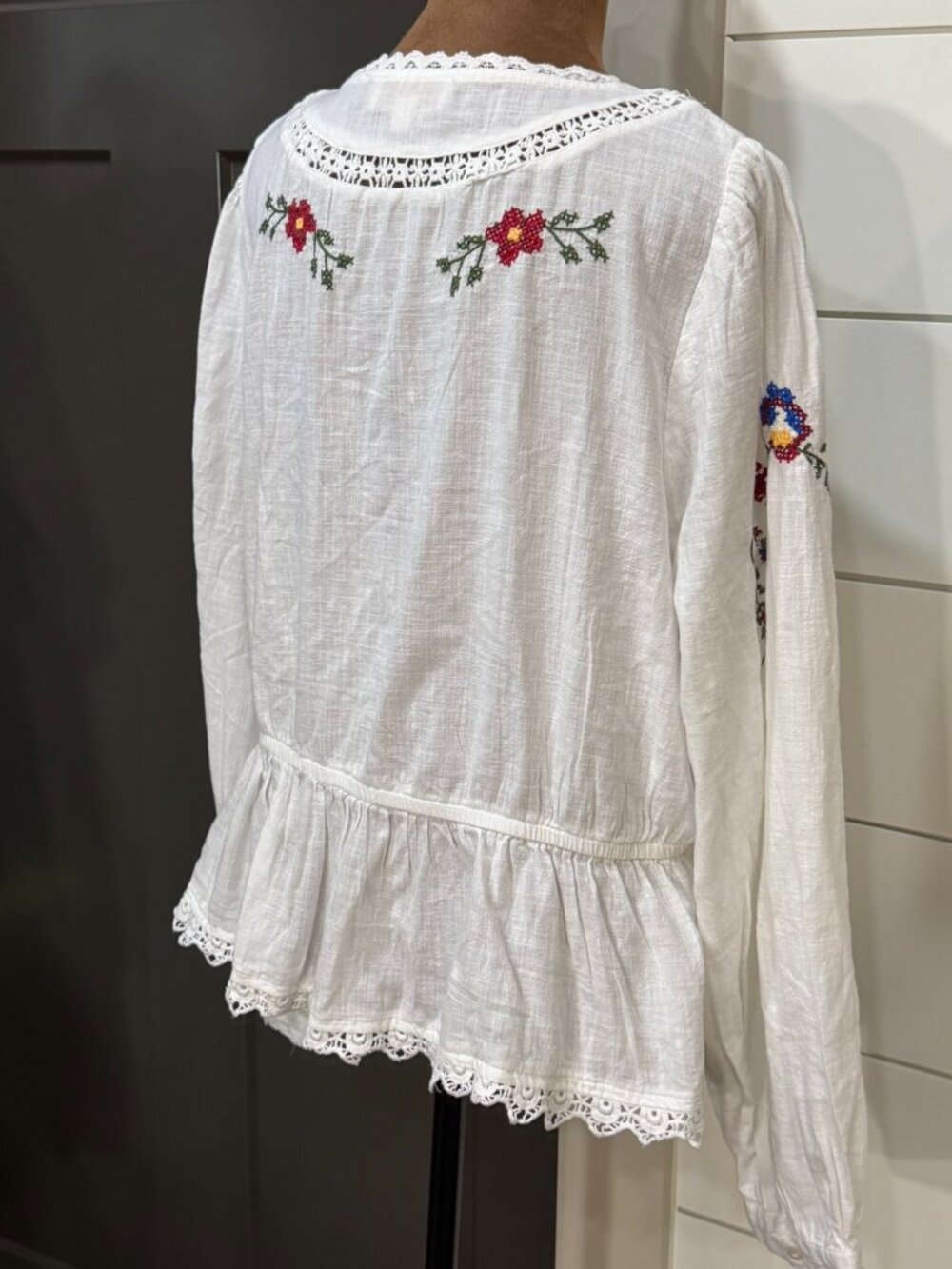 Jennifer & Grace Boho Embroidered Tie‑Front Top –100% Cotton  Sz L Excellent - Picture 5 of 13